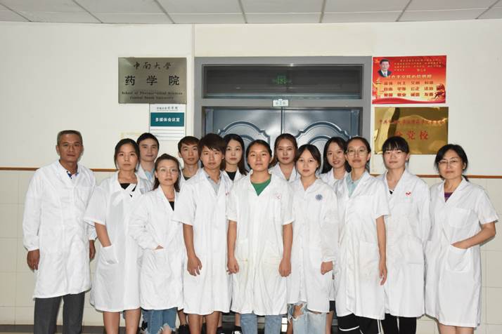 大创师生91AV
合影20180908-01